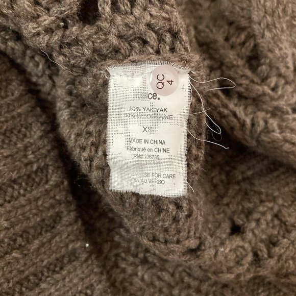 Vince Women's Knit Sweater - Picture 4 of 4